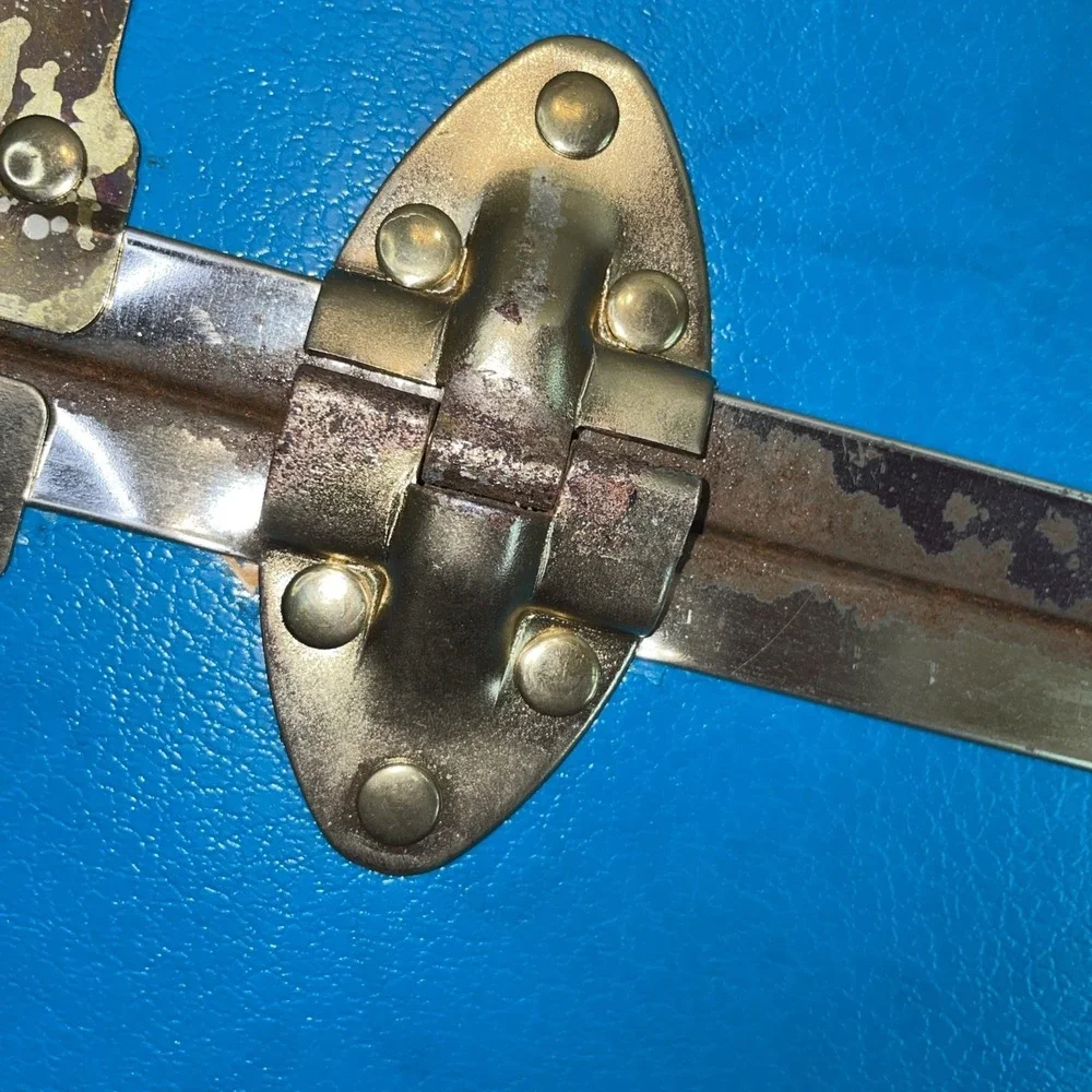 Vintage Medium Size Hard Side Trunk | Metal Latch & Corners | 12x 8.5 x 9in